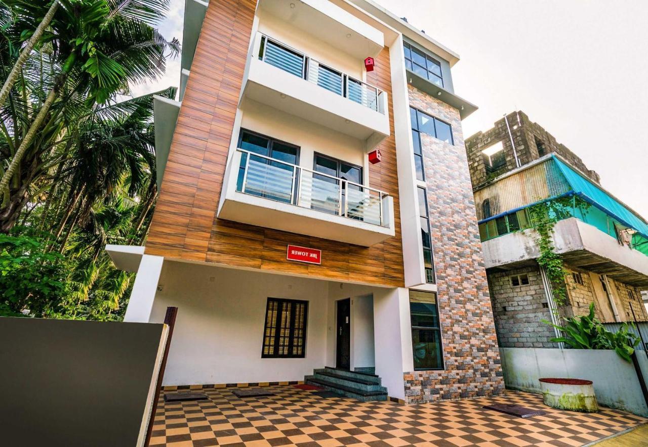 Hotel O Thykoodam Apartments Kochi Esterno foto