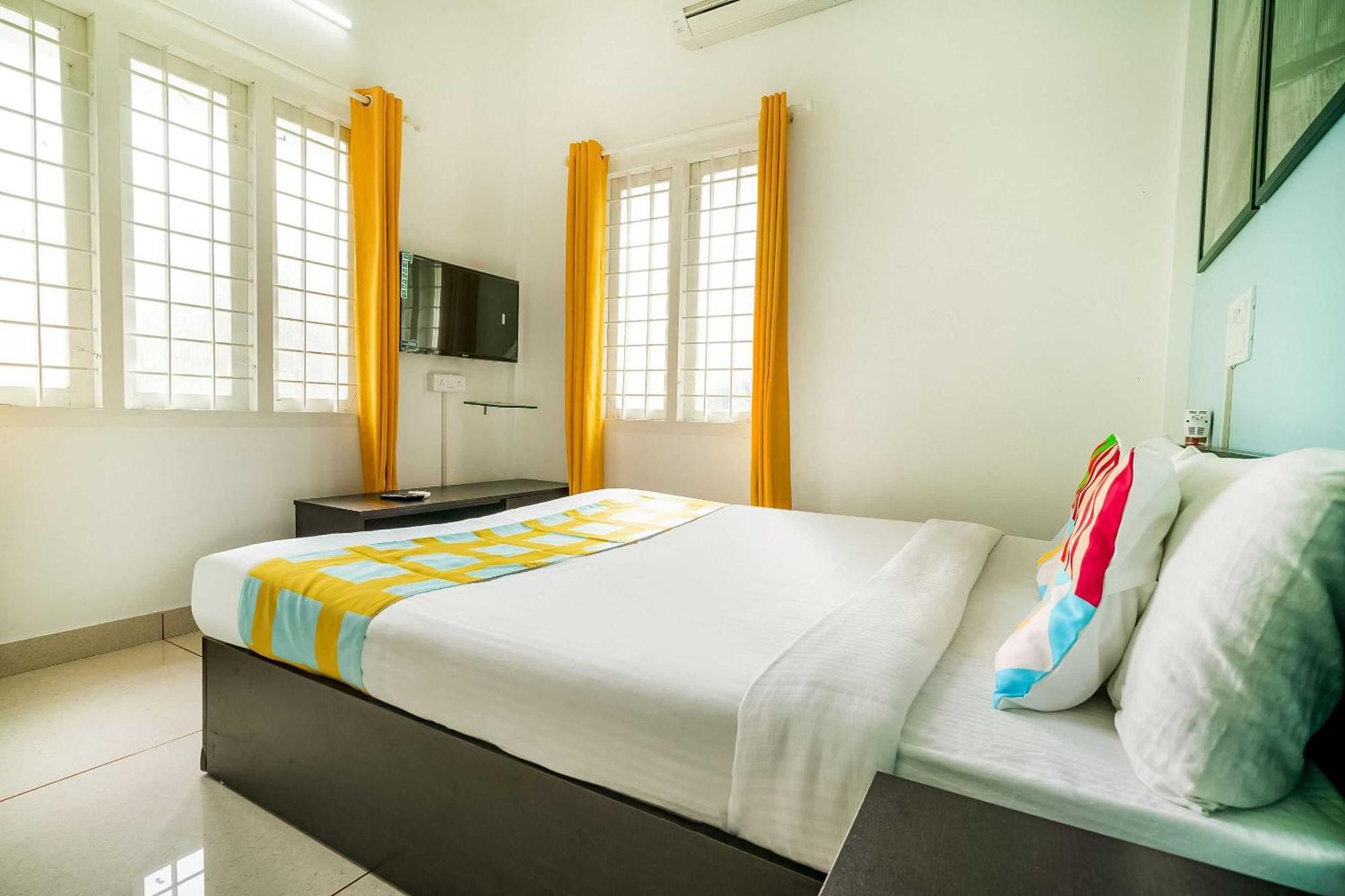 Hotel O Thykoodam Apartments Kochi Esterno foto
