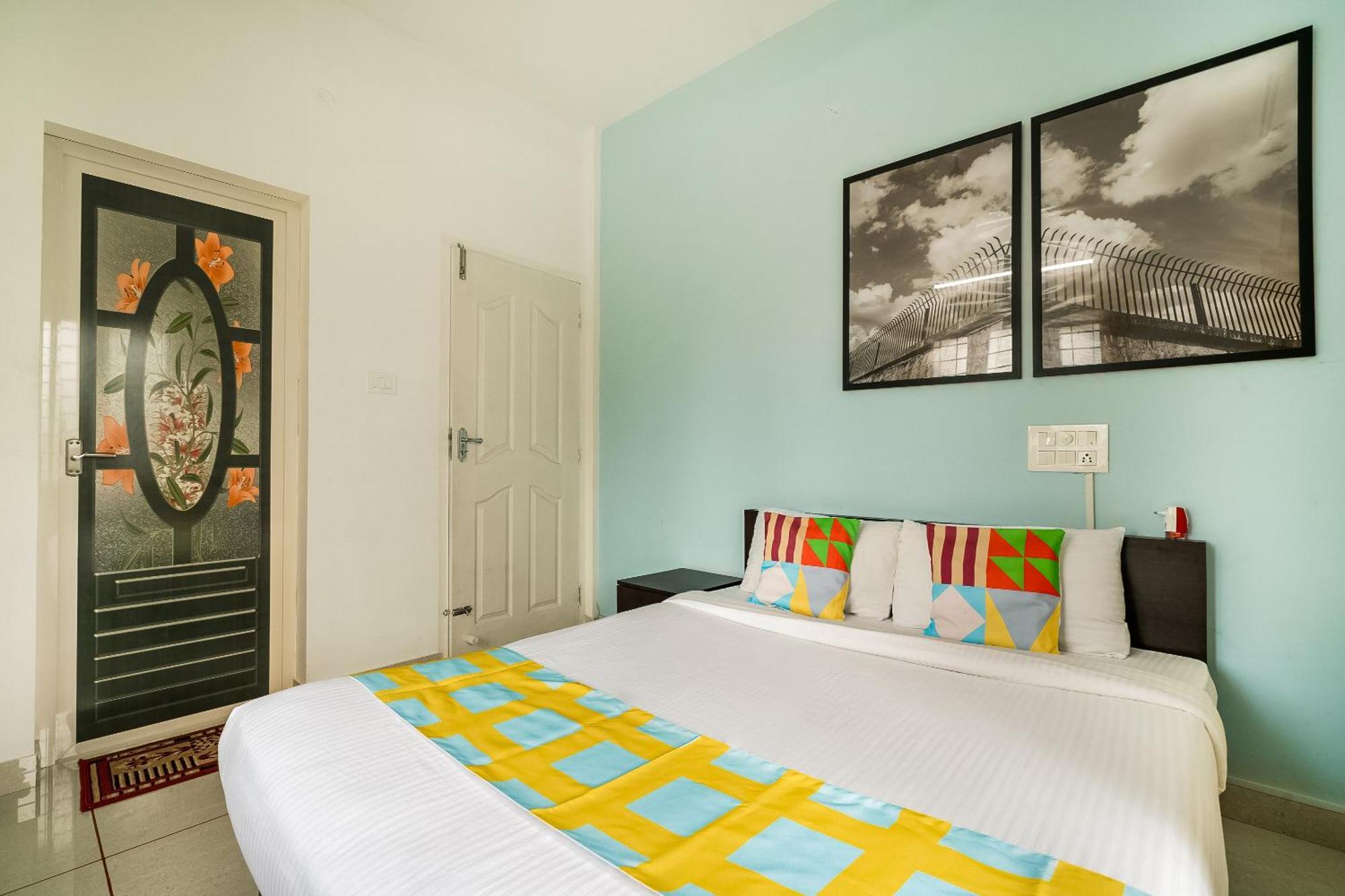 Hotel O Thykoodam Apartments Kochi Esterno foto